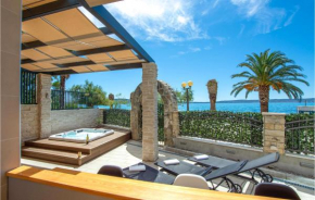 Nice Apartment In Kastel Gomilica With Jacuzzi